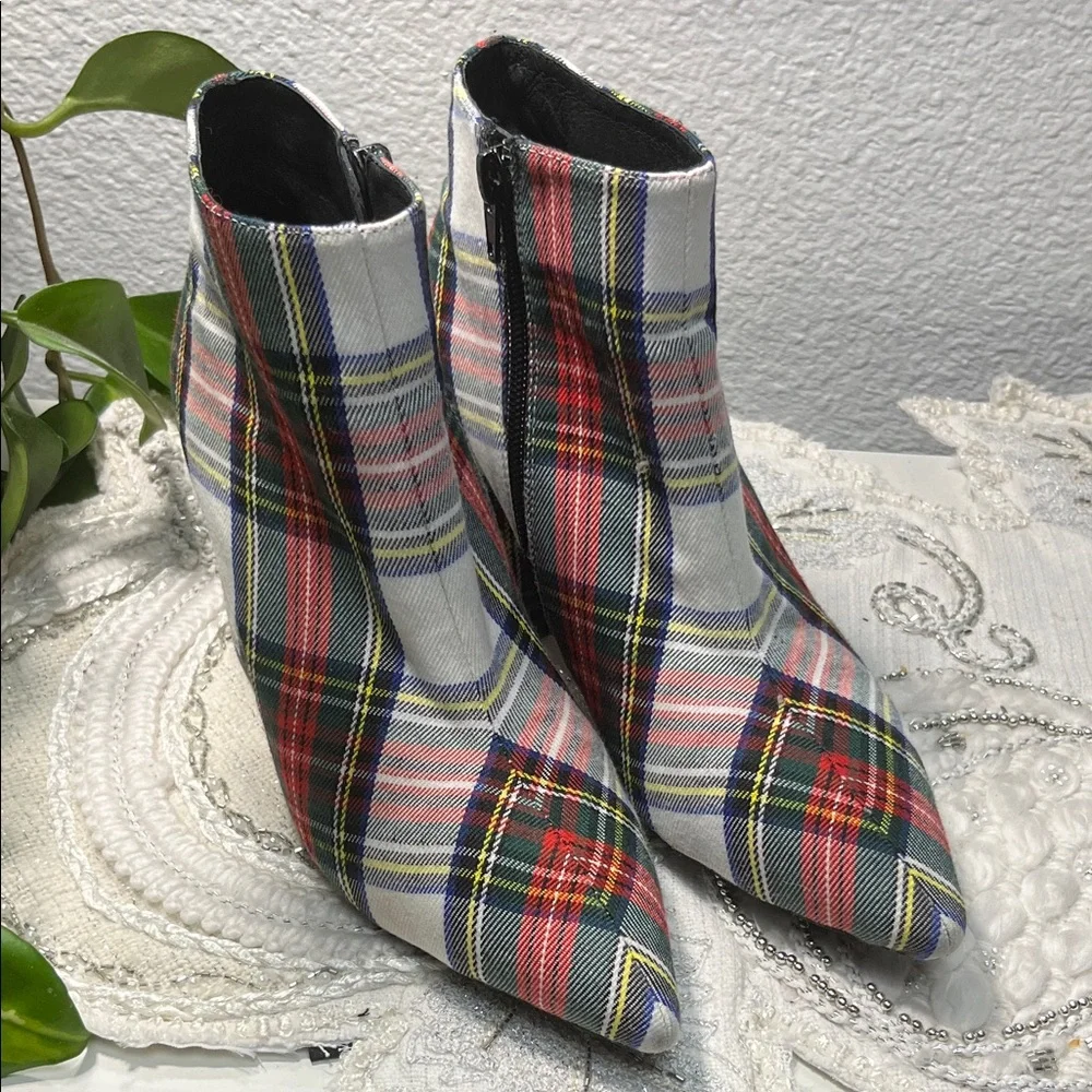 EUC Jeffrey Campbell Plaid Ankle Boots - Picture 3 of 13